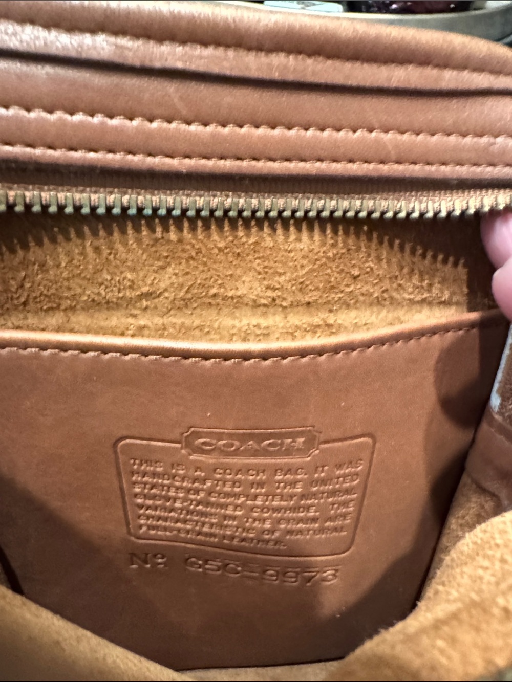 Authentic vintage women’s Coach LEATHER crossbody purse - Picture 2 of 5